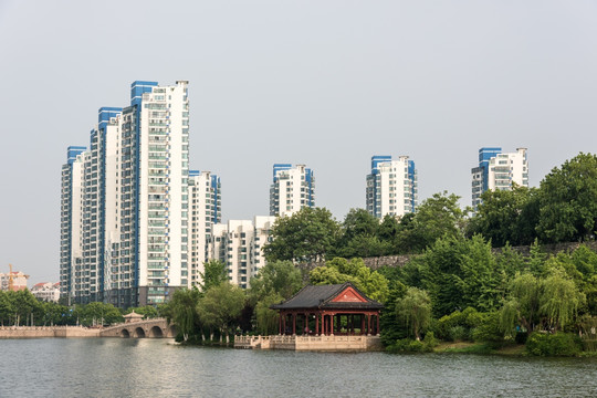 狮子山下护城河