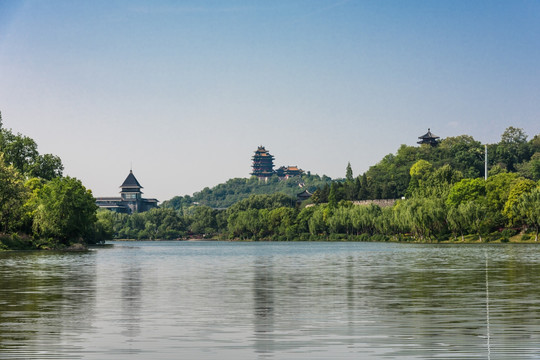 小桃园湖水