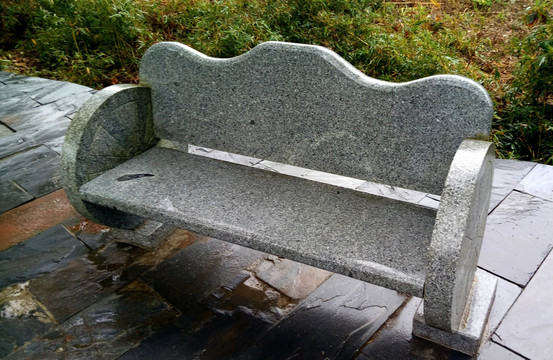石椅