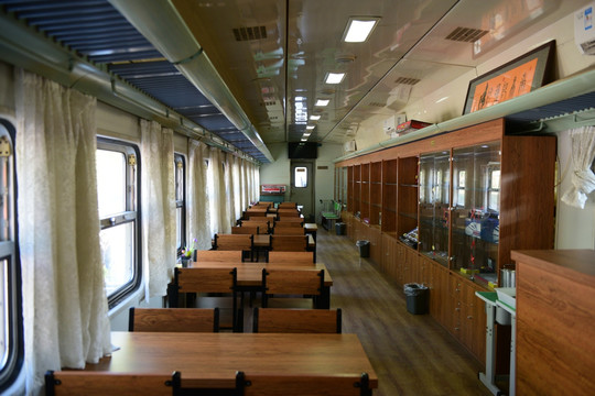 火车餐厅