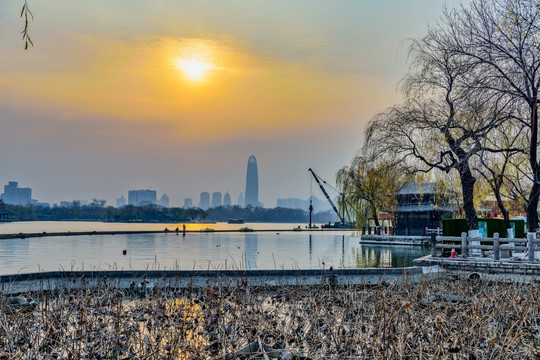 大明湖夕阳