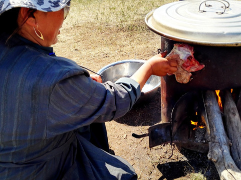 布里亚特蒙古族烤羊肉