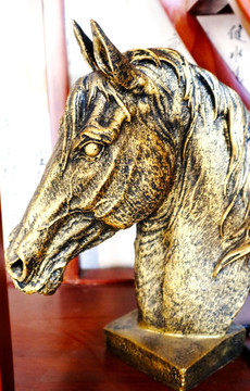 马头 雕塑