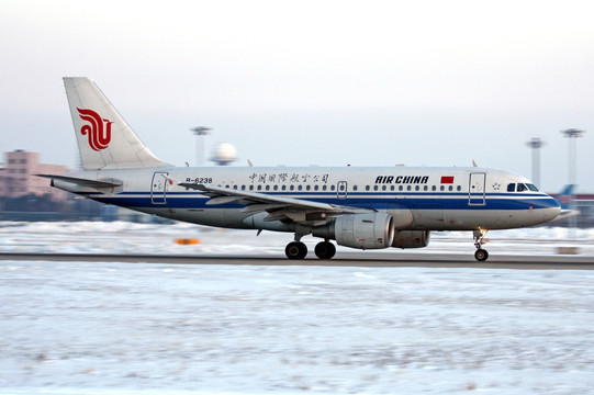 雪地 飞机 中国国际航空