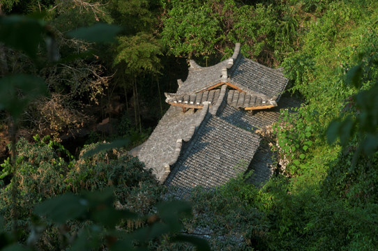 山中老屋子