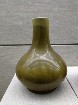清代瓷瓶