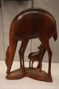 马里国礼红木雕子母鹿