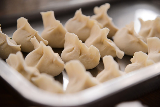 包饺子