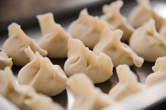 包饺子