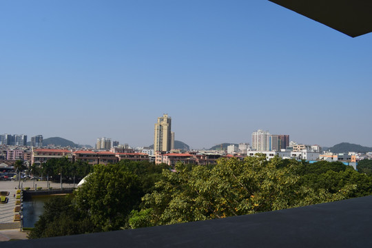 黄江人民公园塔楼的远方摄影