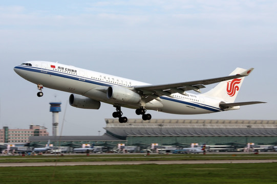 飞机起飞 中国国际航空公司