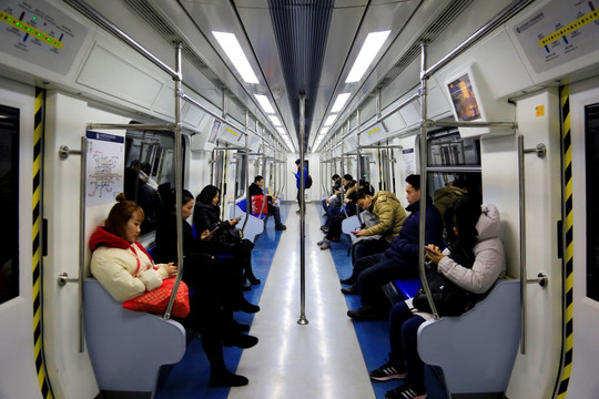 地铁车厢 北京13号线