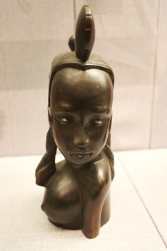 几内亚亚国礼乌木雕妇女胸像