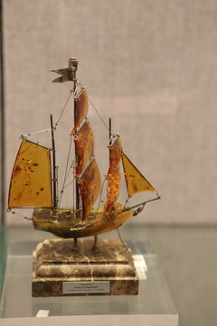 立陶宛国礼琥珀帆船