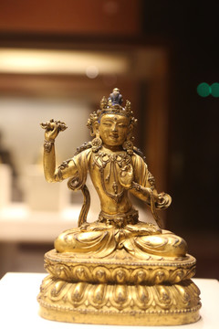 明代鎏金铜金金刚手菩萨坐像