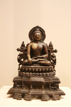 十五世纪铜释迦牟尼佛坐像