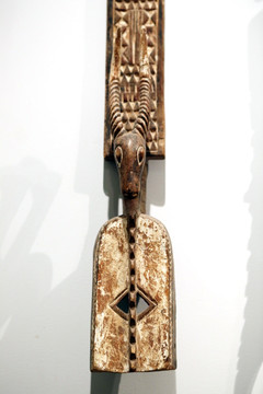非洲雕刻长形羚羊头具