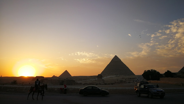 金字塔日落景观