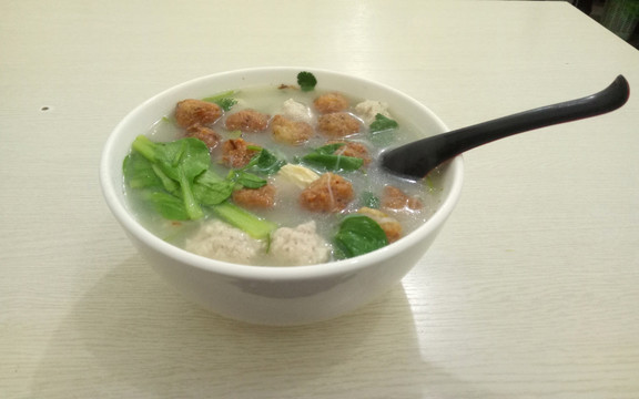 生汆丸子汤
