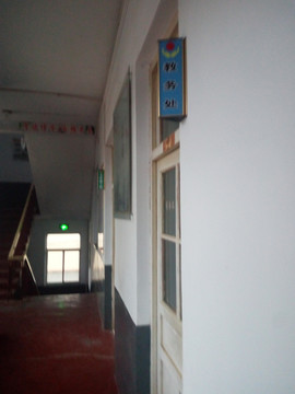 蔡寨中心校走廊