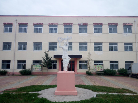 蔡寨中心校的办公楼