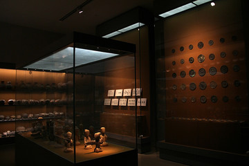 南京博物院 汉代铜镜 陶俑