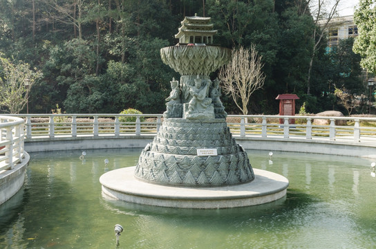 文成 安福寺 放生池
