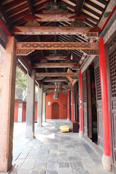 寺院走廊