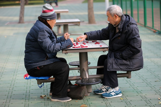 下棋的老人