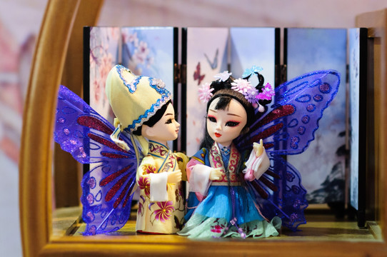 中国古典人像玩偶梁祝