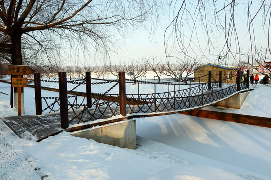 铁锁桥 景区 吉林旅游