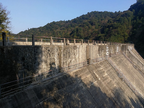岩岭水库 大坝
