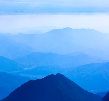 远山高山 山影
