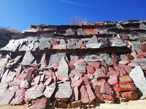 西藏风光 玛尼石