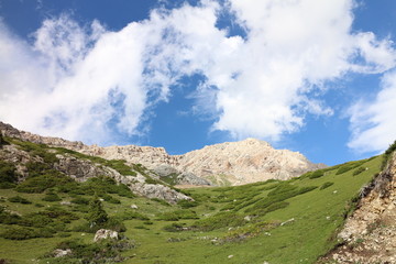 白云 蓝天 山脉