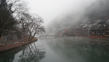 沱江 水雾