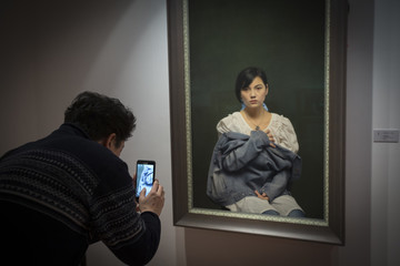 看画展