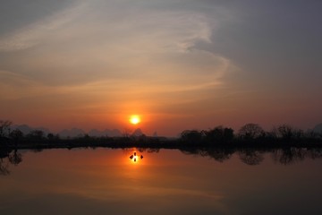 水塘夕阳