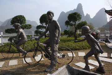 雕塑自行车