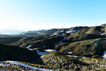 雪山 高压铁塔