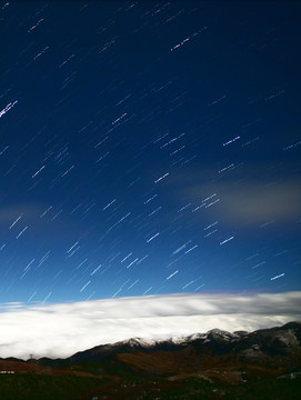 山脉星轨