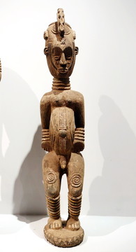 非洲木雕成年男子雕像