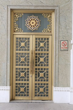 民族文化宫雕花铜门背景