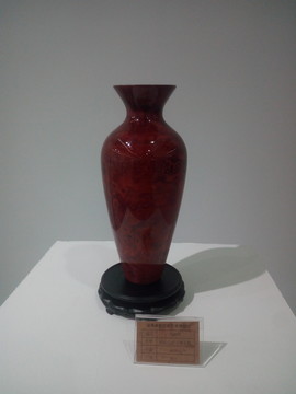 棕色陶瓷瓶