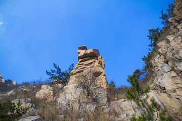 山顶岩石