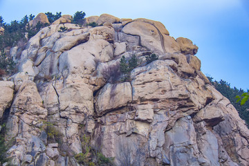 山顶岩石