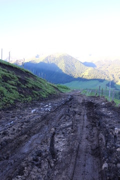 泥泞的山路