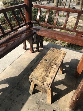 铜陵永泉山庄复古破凳子