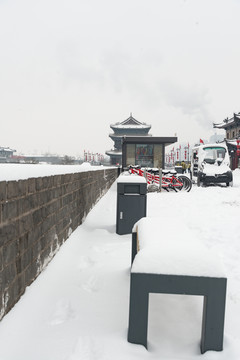 西安古城墙雪景