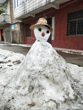 府河边  冬日雪人